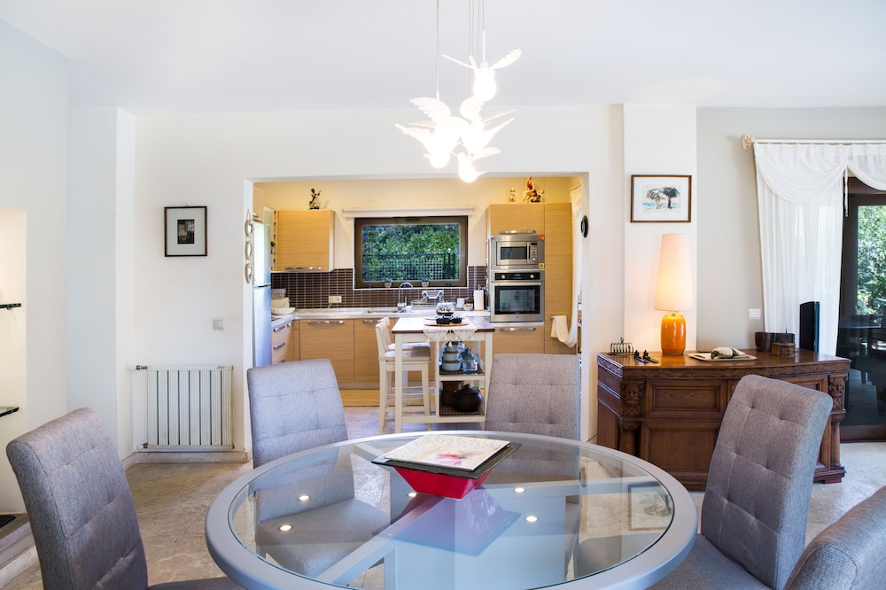 Important Group Villa Dream view 3