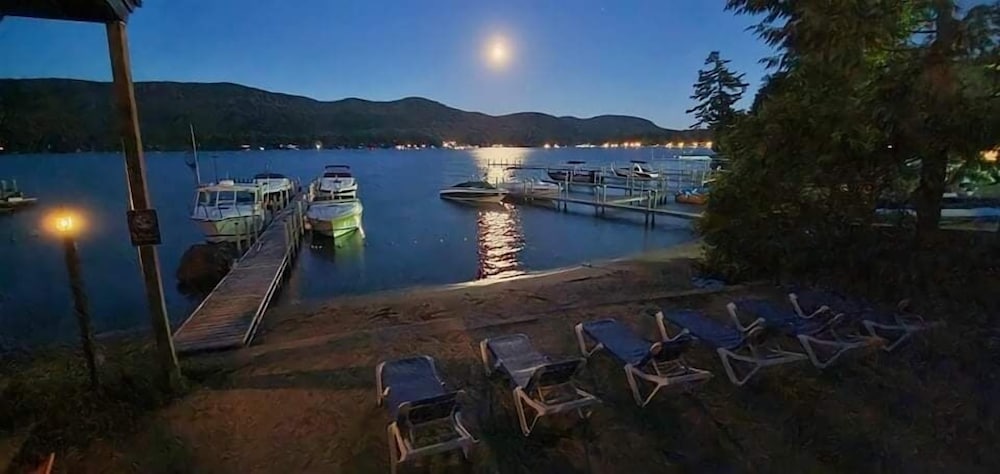 Lake Crest Inn
