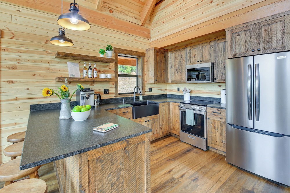 Mtn Valley Views! Cabin 6 Mi to Lake Pend Oreille