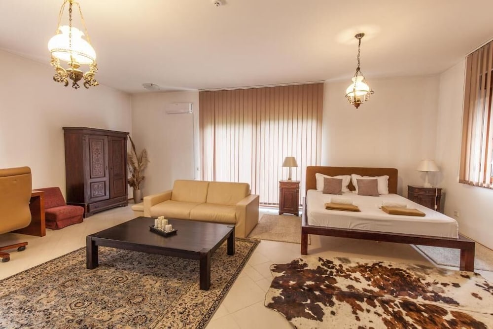 Belgrade Hills Villa and Suites