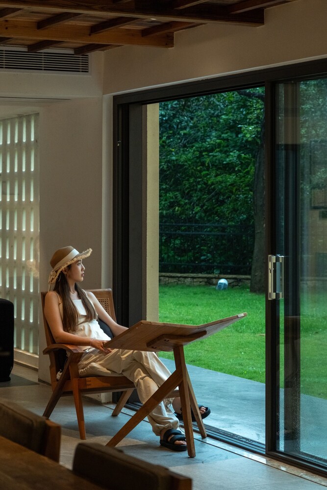 Miyue Shenzhen Tianlu Secret Wild Wizard Holiday Hotel