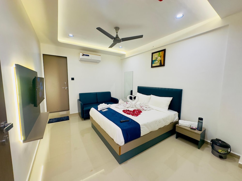 Hotel Soya - Best Hotel AC Rooms Surat