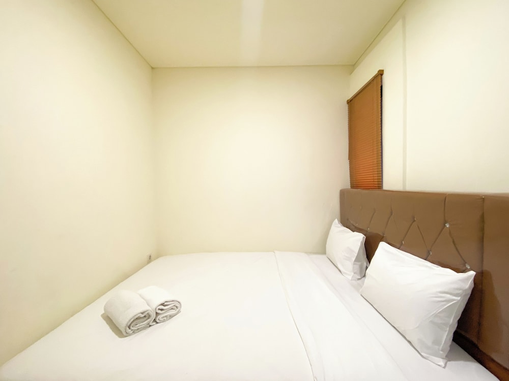 Homey And Warm 2Br At Meikarta Apartment
