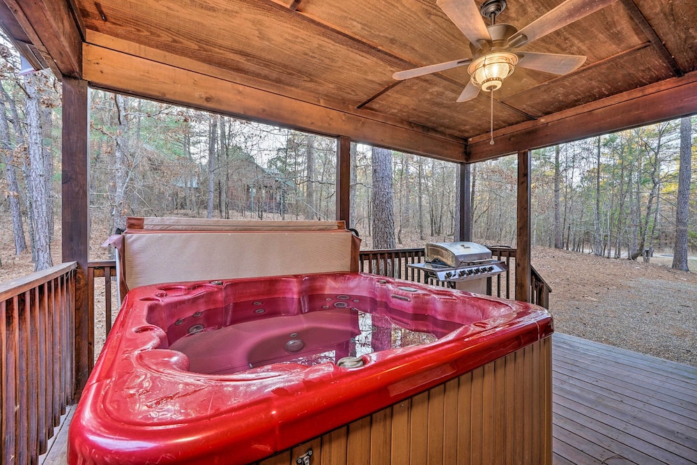Broken Bow Cabin w/ Deck, Hot Tub & Fire Pit! view 3