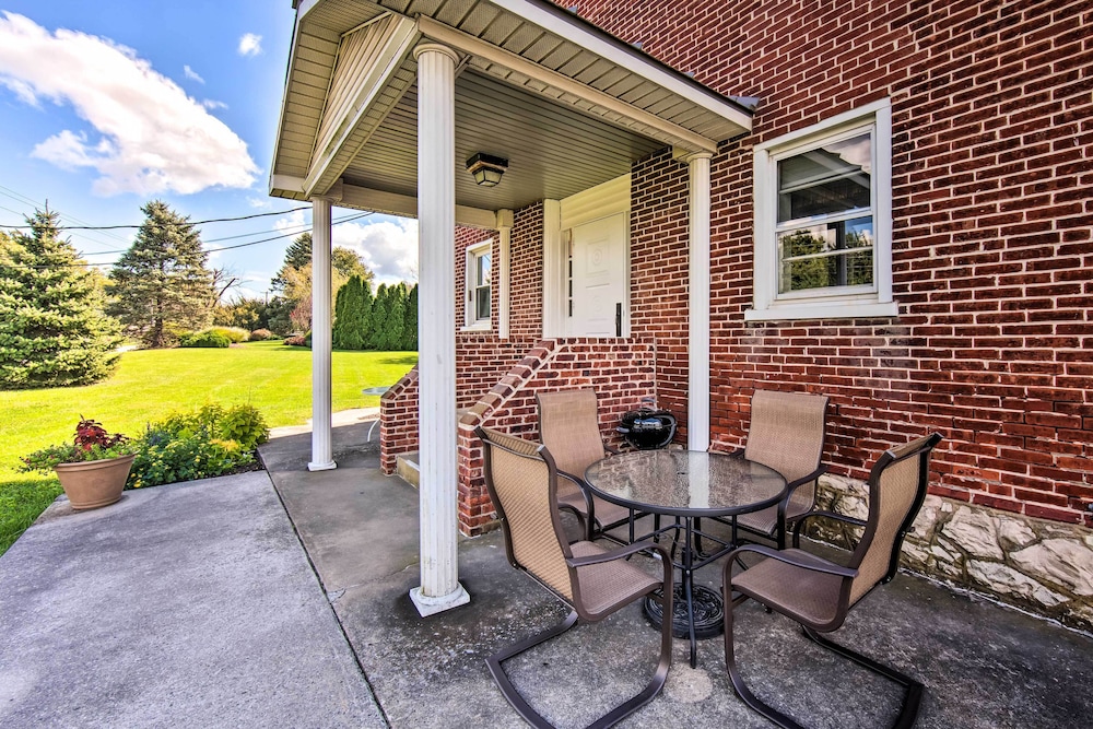 'schoolhouse Haven' in Gap: Communal Grill & Patio