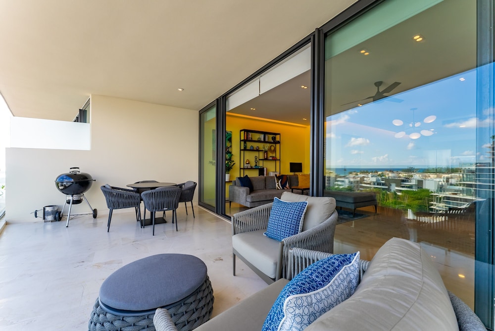 Ph Ocean Lux at Marila Condo
