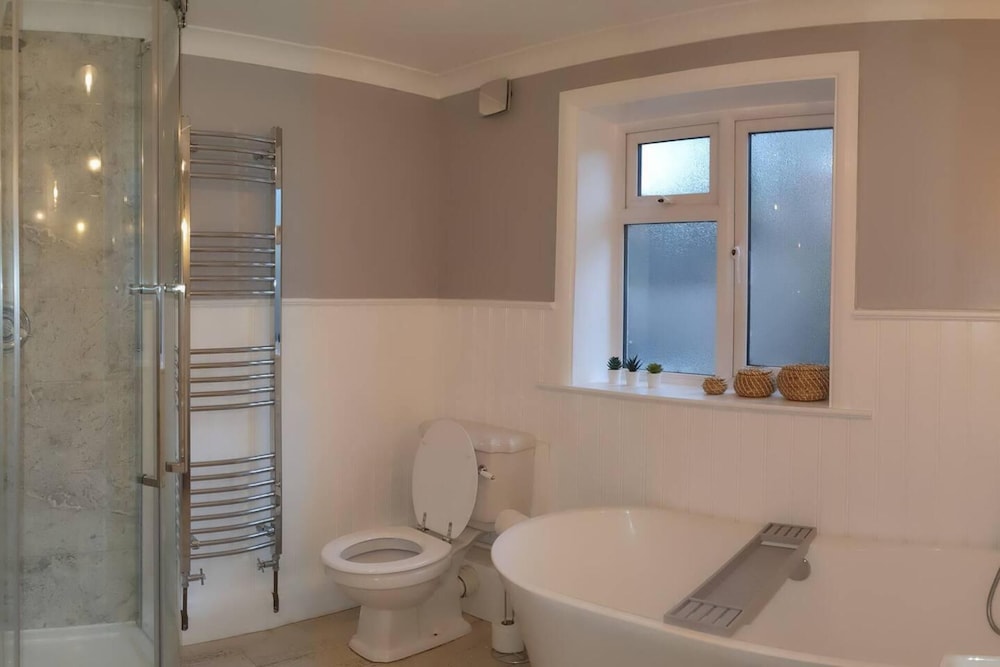 Spacious 2-bedroom Family Flat in Iver Heath