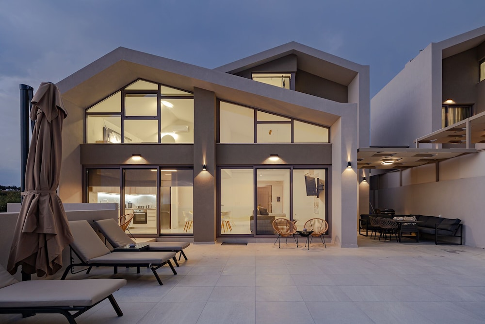 Theo Luxury Villas With Sea View