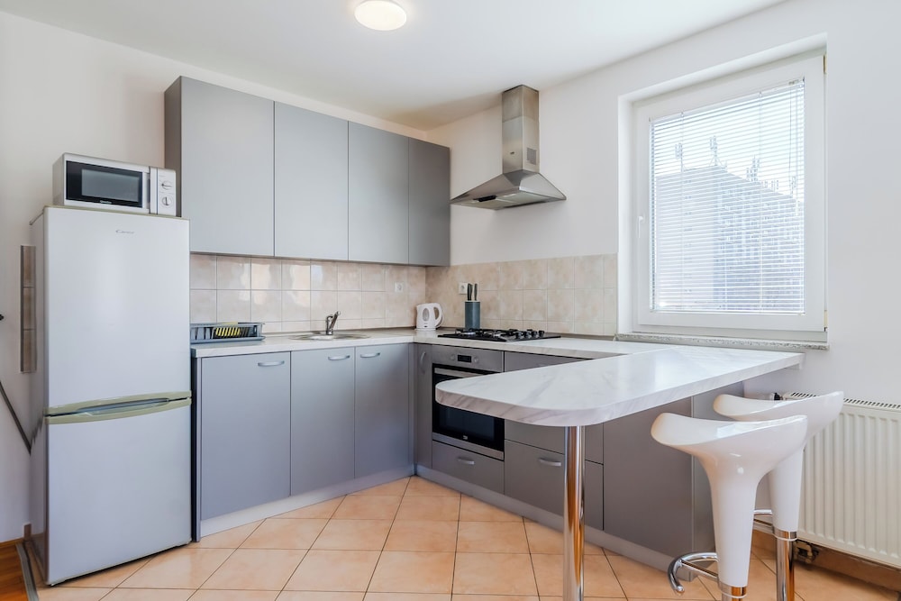 Cherry City Stay Apartment With Parking