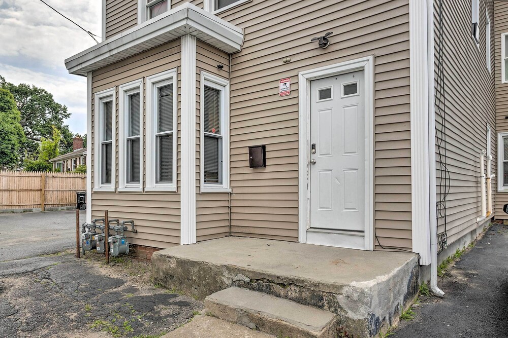 Downtown Brockton Apt < 1 Mi to Local Dining