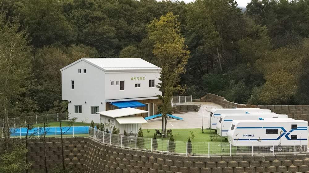 Gangneung Pinehill Park Pension&caravan