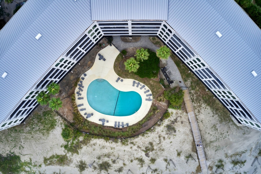 518 Seascape Waterfront Views Community Pool