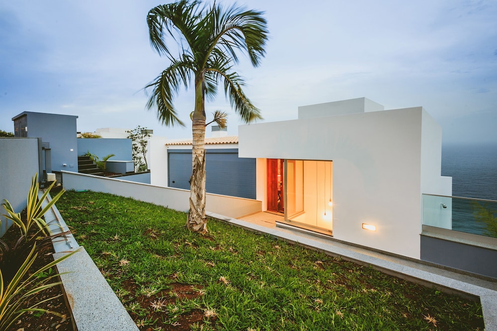 Hotel Villa Carlota by Holiday Rental Management - Image 1