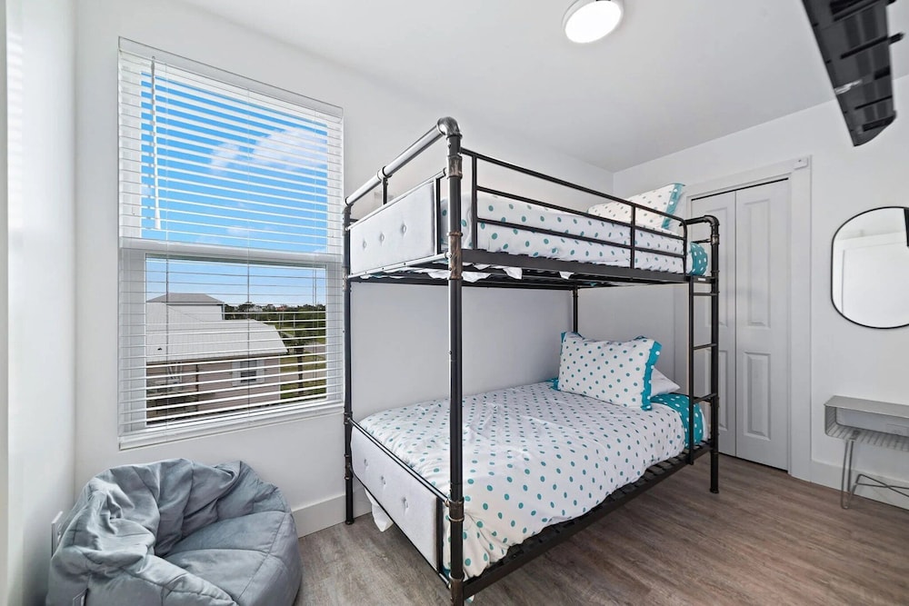 Pipedreams 333 8 Bedroom Home