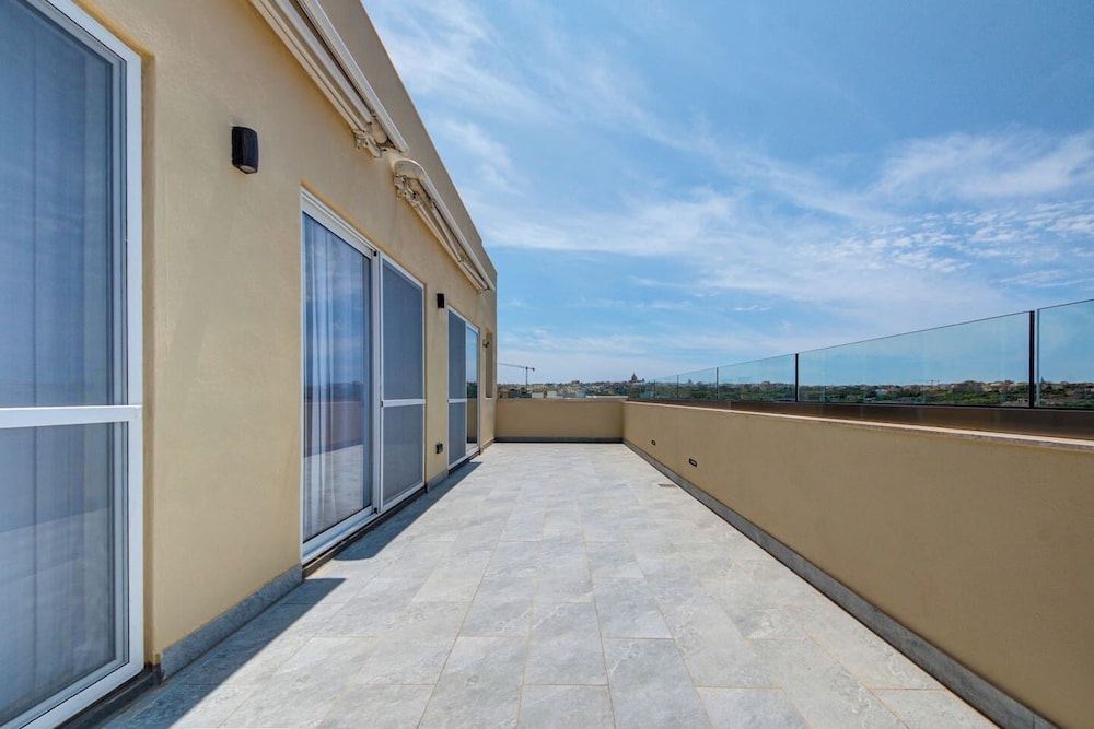 Stylish Gozo Penthouse Spacious and Quiet Terrace