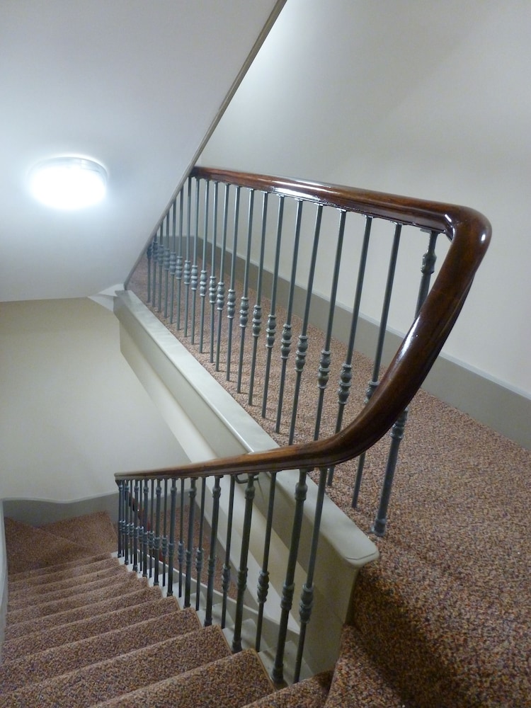 Base Serviced Apartments - Sir Thomas Street