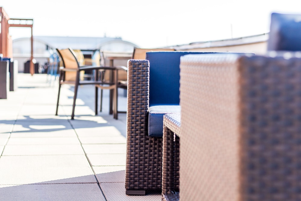 Heaven on Hollywood Boulevard Furnished Apartments