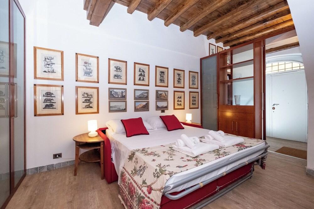 Campo De' Fiori Apartments