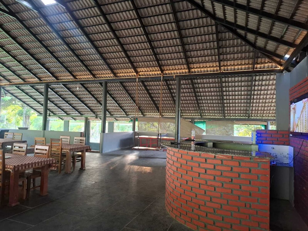 Hong Sau Resort