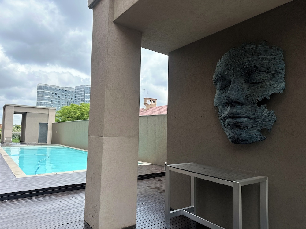 KMG Apartments at Sandton Skye