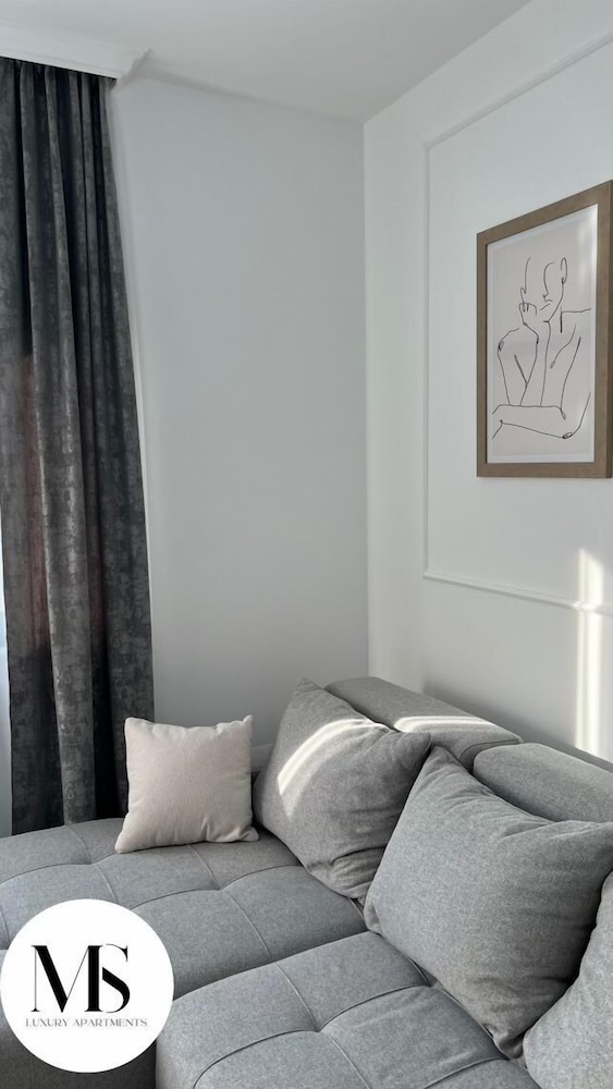 Montenegro luxury suites - New city