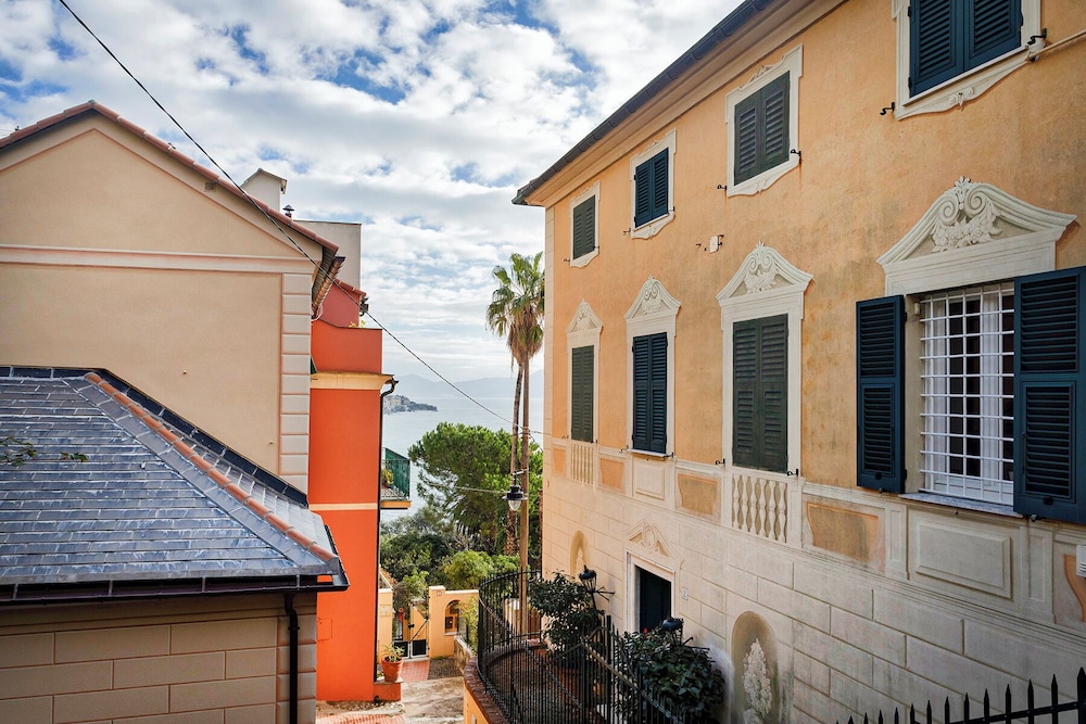 Santa Chiara Apartment view 4