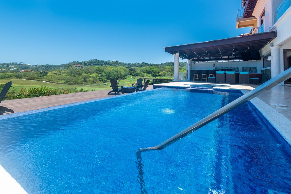 Pristine Bay 1005- Villa Loce 4 Bedroom Home