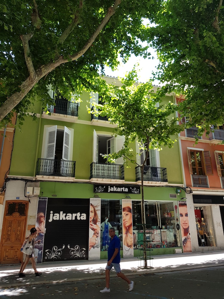 Hotel Hostal Marqués del Campo - Hostel - Image 1