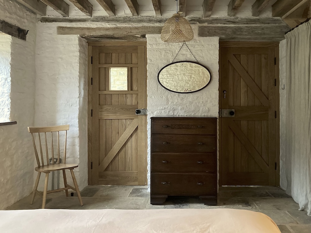 High Cogges Farm Holiday Cottages The Granary