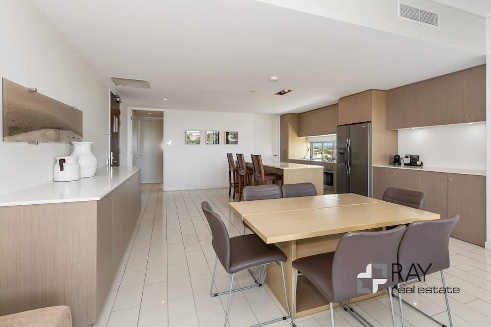 Luxury Apartments on Bells Boulevard