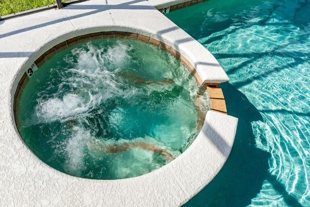 Lakeside Landing 6 Bedrooms - Image 4