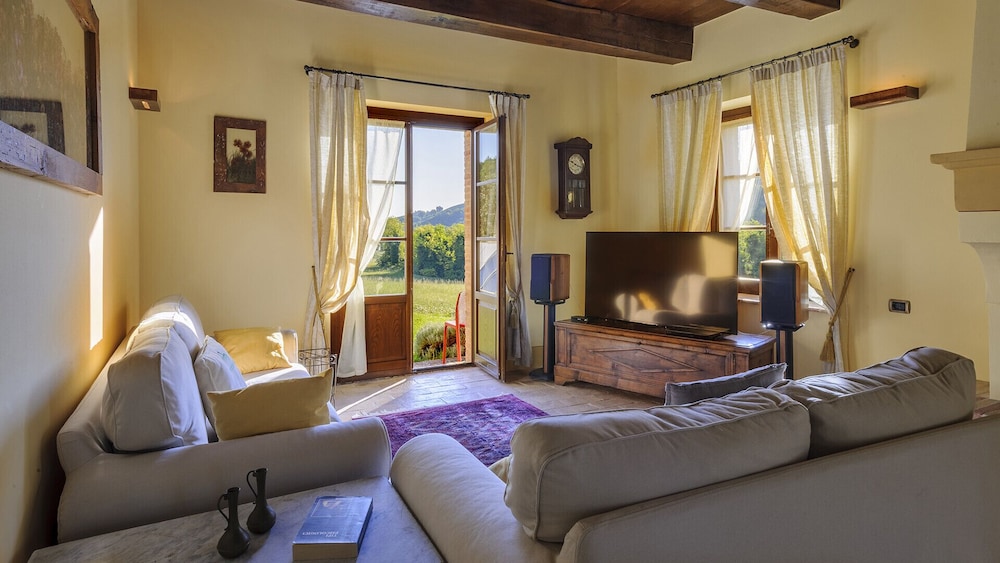 Ca Seppe 10 2 by Marche Holiday Villas