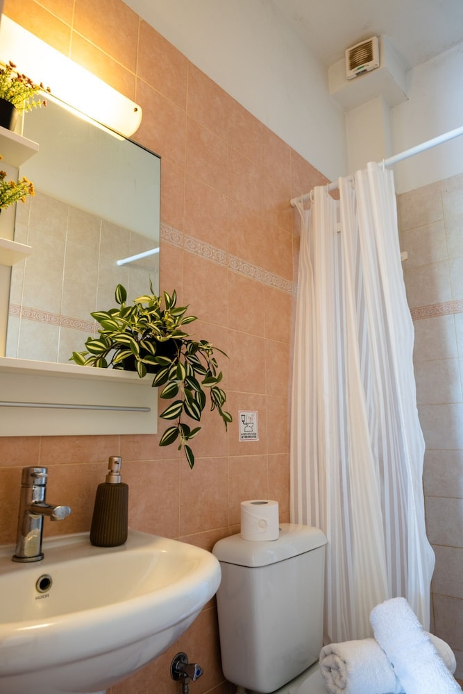 Tesys Studios & Apartments