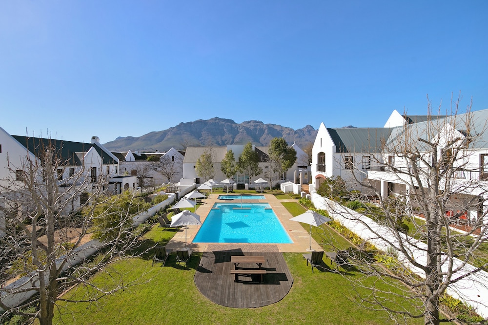 Winelands Golf Lodges at De Zalze