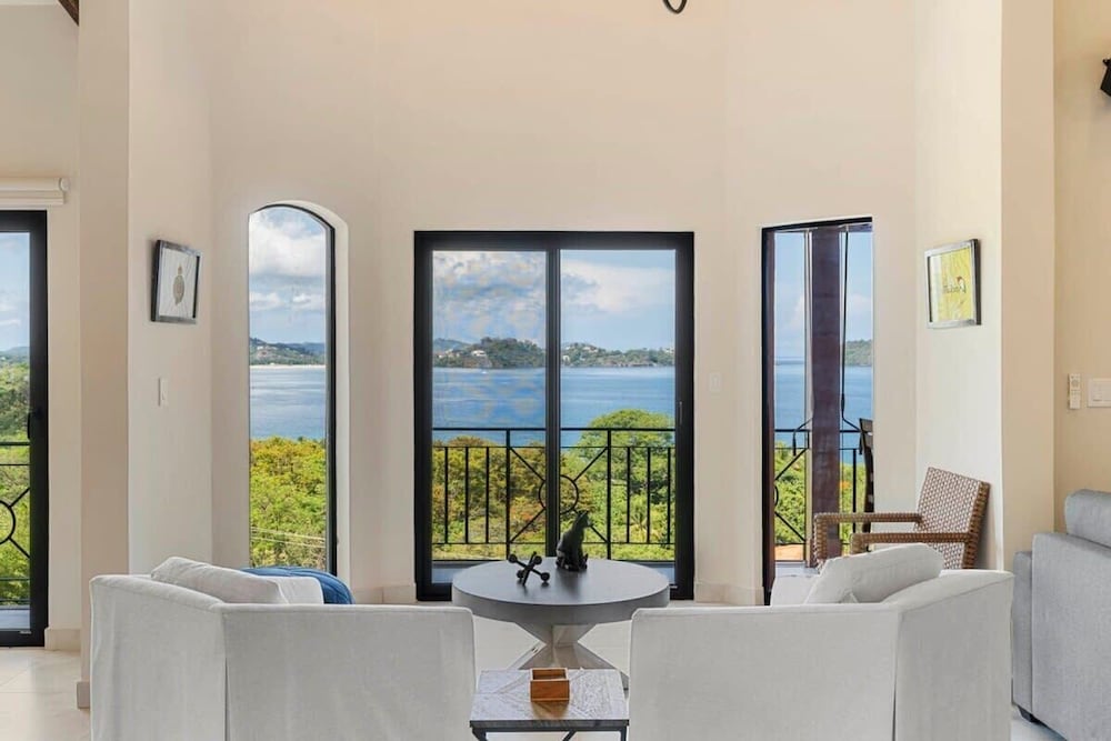 Stylish Villa with Brand-New Furniture, Panoramic Ocean Views, and Infinity Swimming Pool & Hot Tub