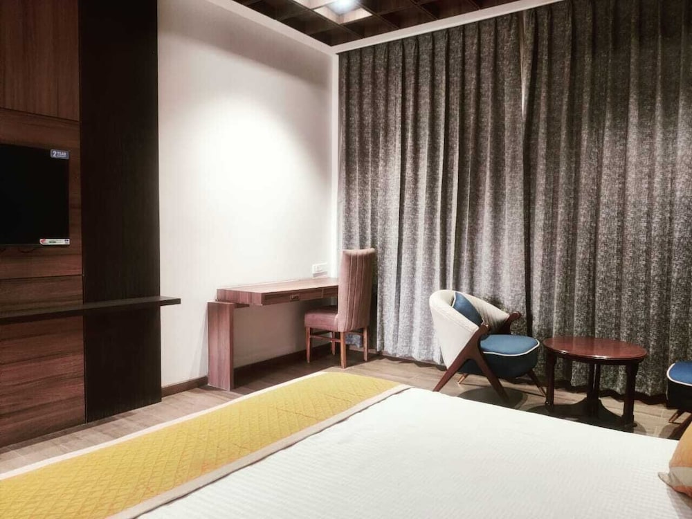 Nirvana Grand Hotel & Resort