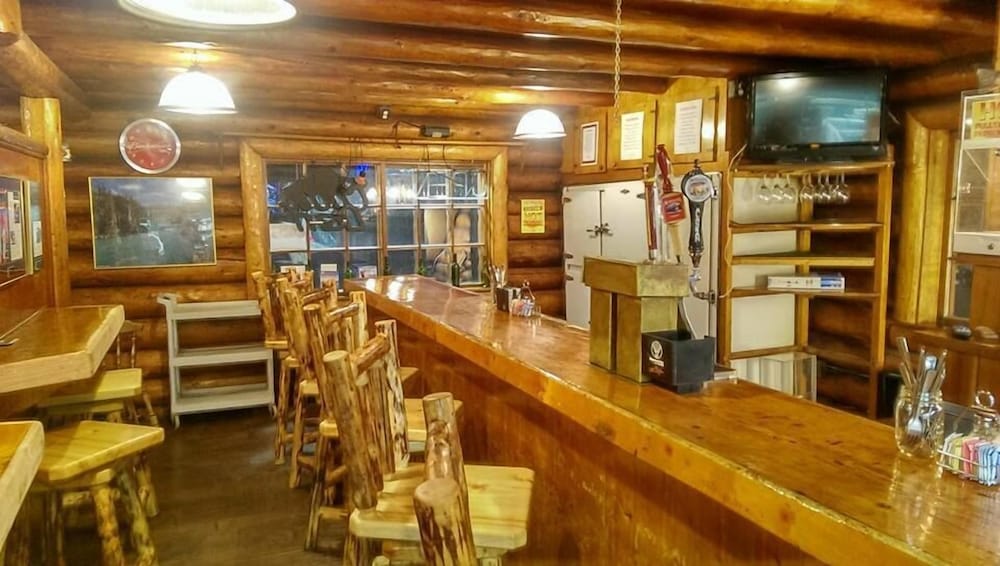 Gwin's Lodge & Roadhouse Est. 1952