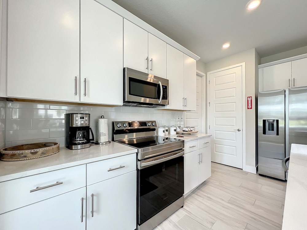 Reunion 3BR Villa Near Disney + Pool Access