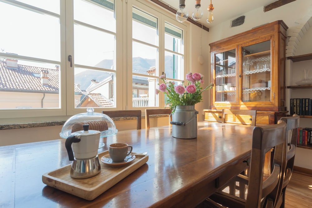 Emily's Holiday House - Authentic Lake Como by Rent all Como