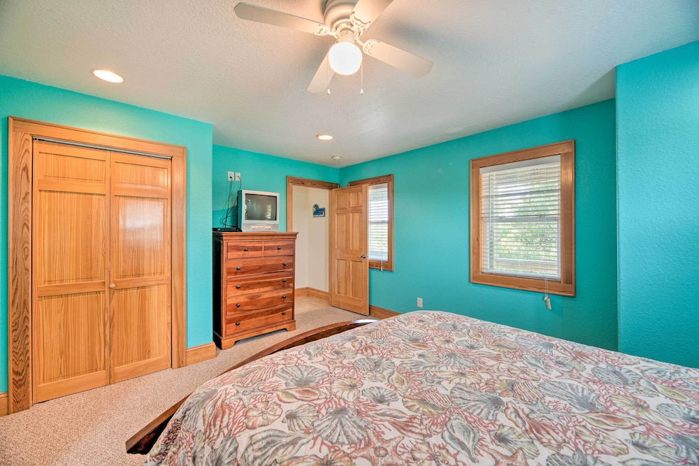 Quiet Hatteras Duplex With Decks ~ 1 Mile to Beach