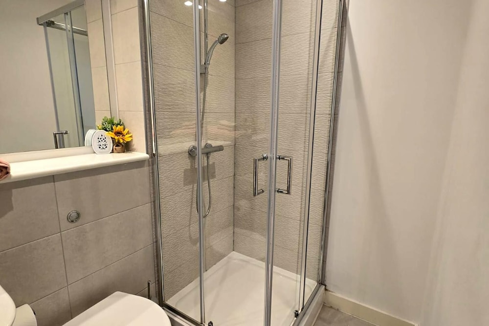 Salford Serenity Apartment