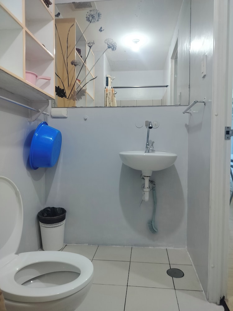 Luxurious City Lights View Condo for Rent in Quezon City