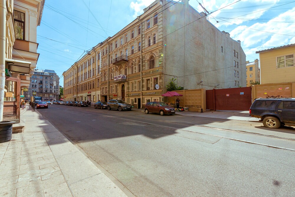 Apartments on Kuznechnyy 19