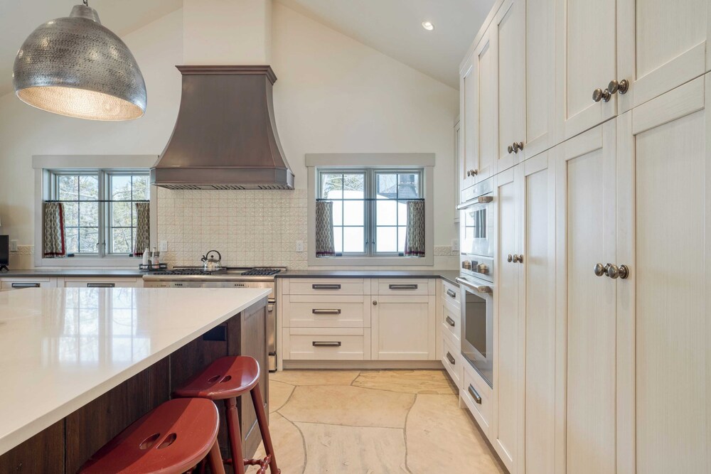 Luxury Mountain Estate w/ Indoor Pool, Gym & Hot Tub Near Keystone | Sleeps 19