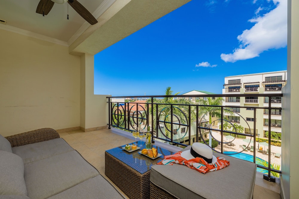 Palm Aruba Condos