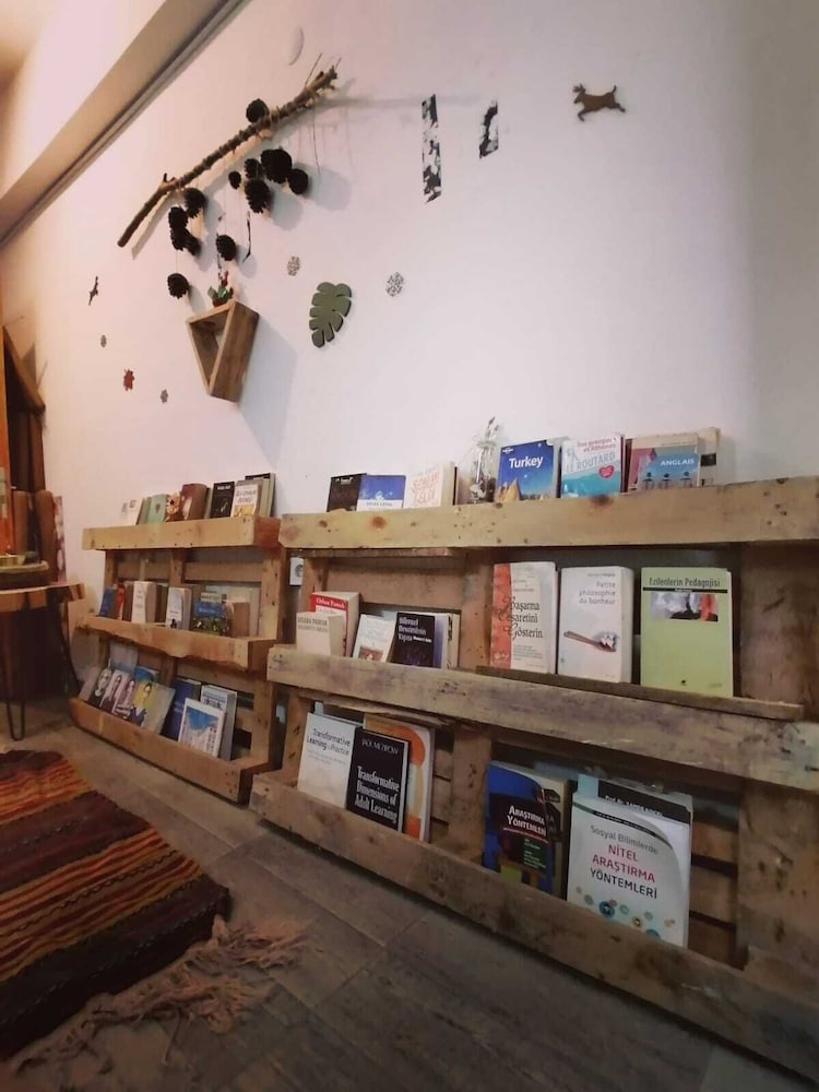 Kuyu Beergarden Hostel