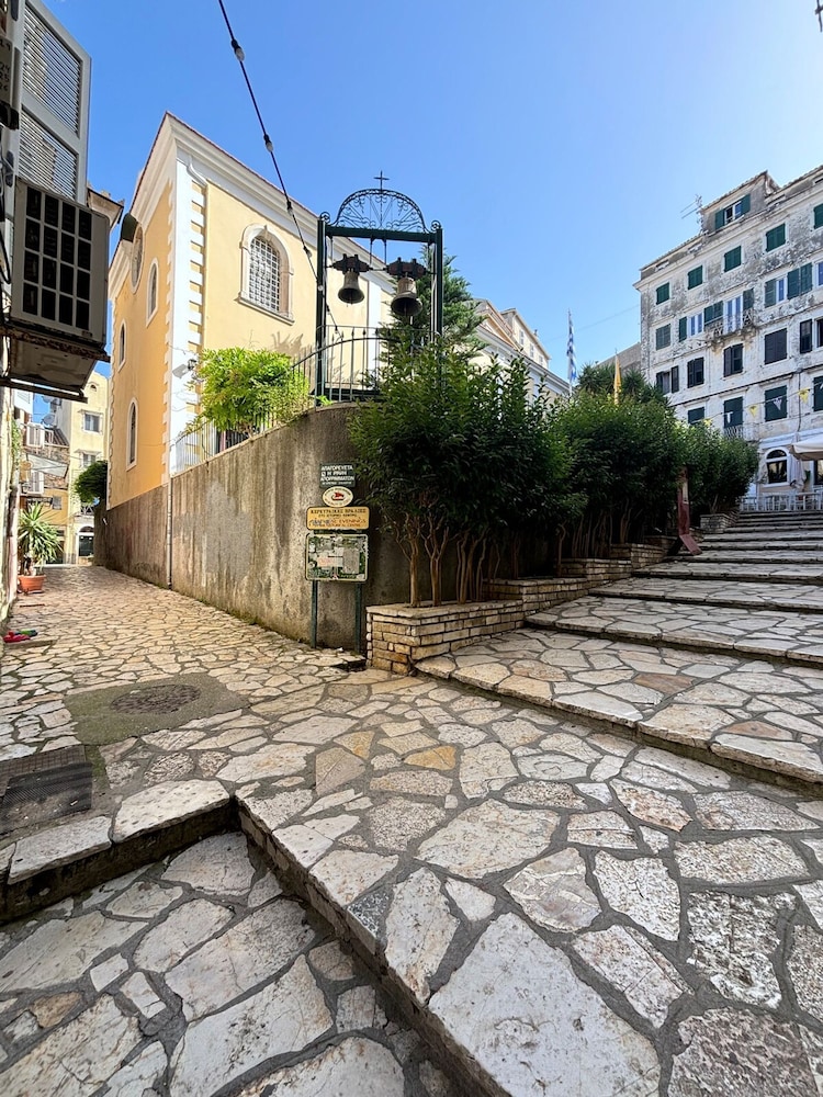 Amonte - Old Town Centre