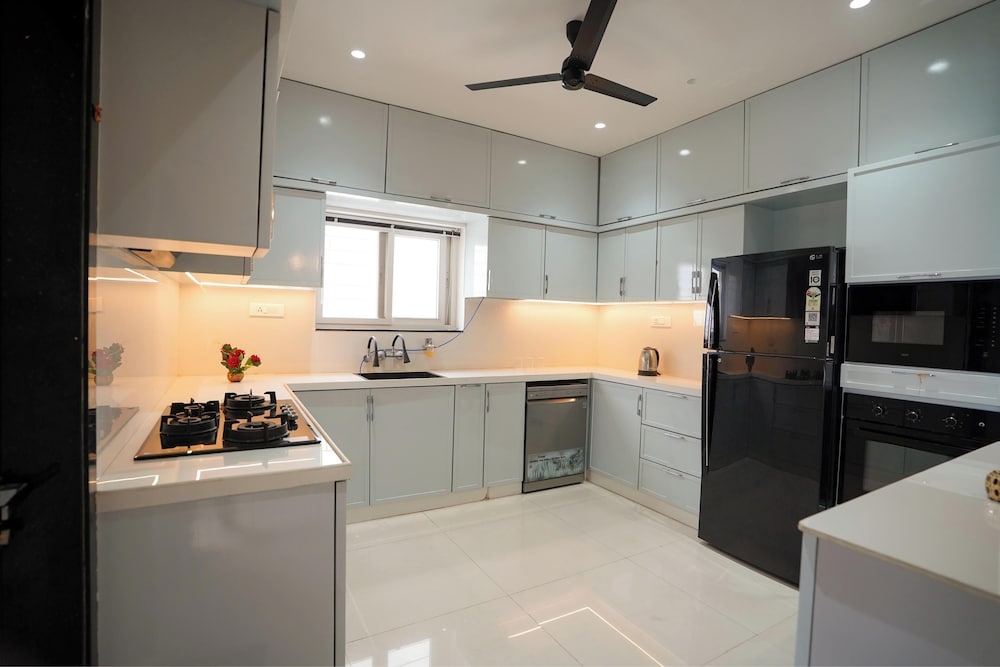 Aurelia Apartment By Red Olive 4bhk 30min Hitech