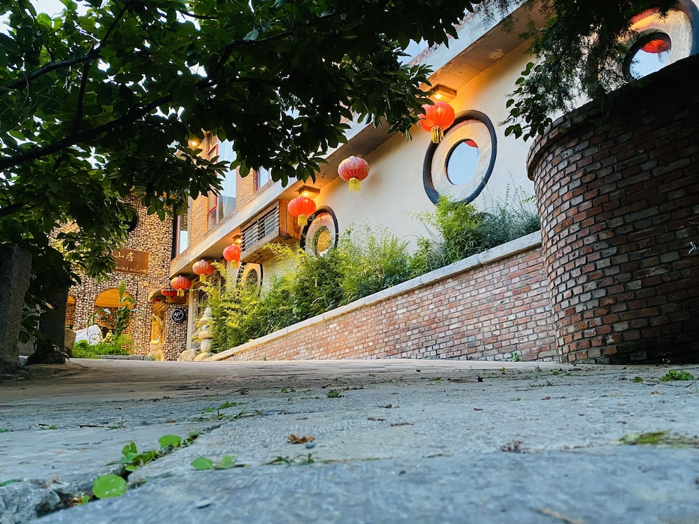 Lotus Mountain Boutique Inn