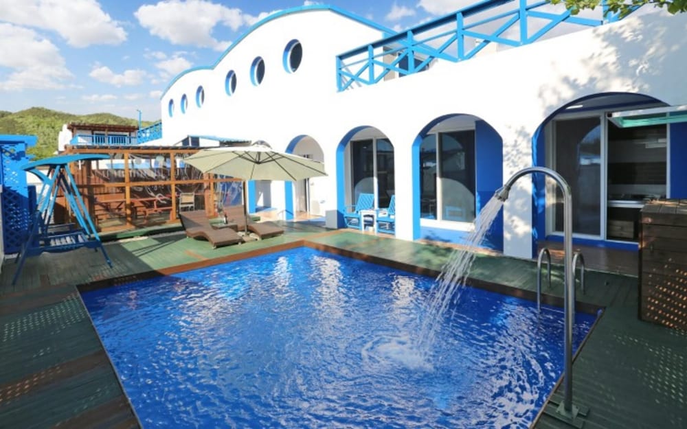 Yangyang Lodes Pool Villa view 2